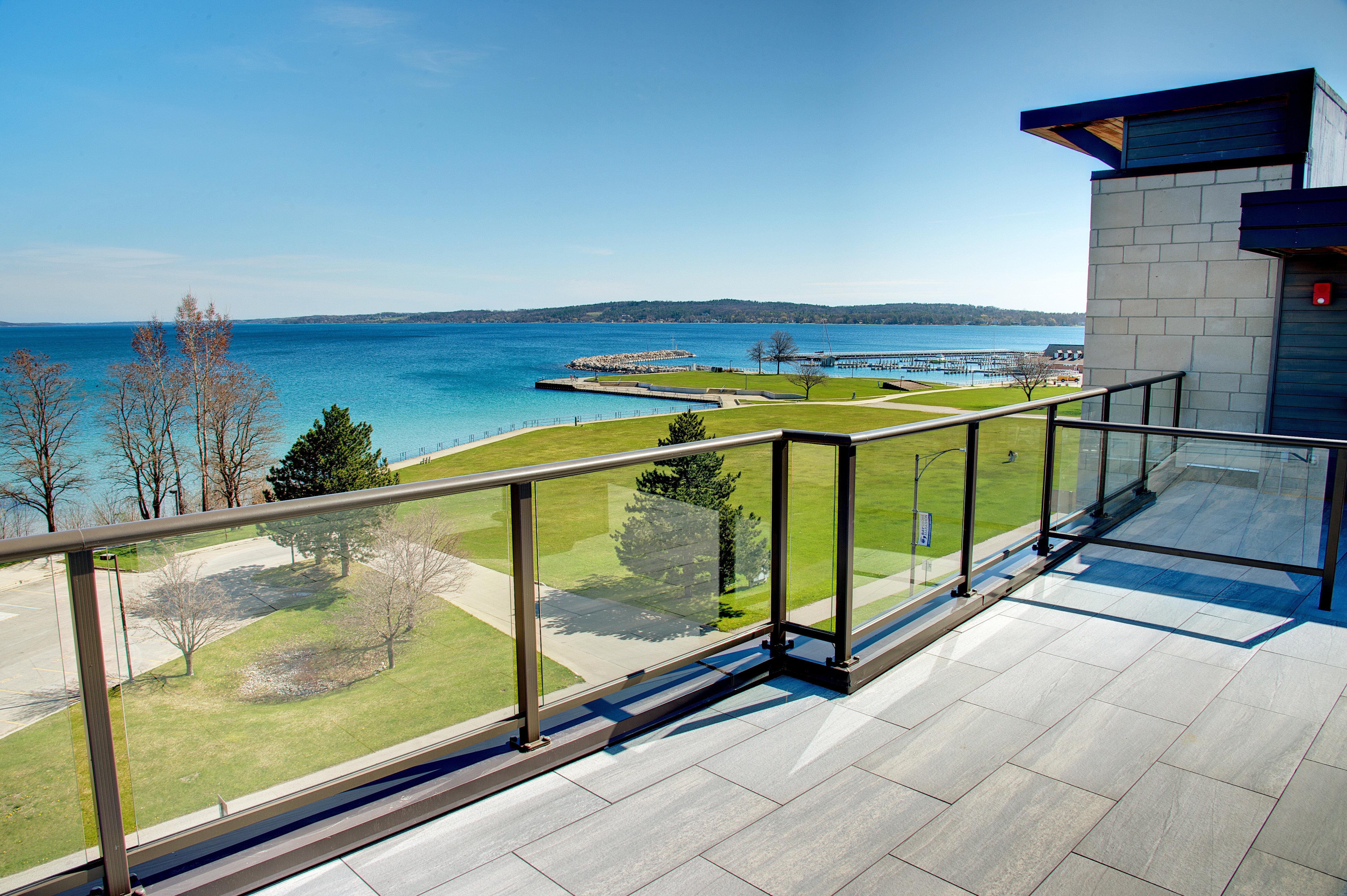 Hotel Indigo Traverse City By Ihg Kültér fotó