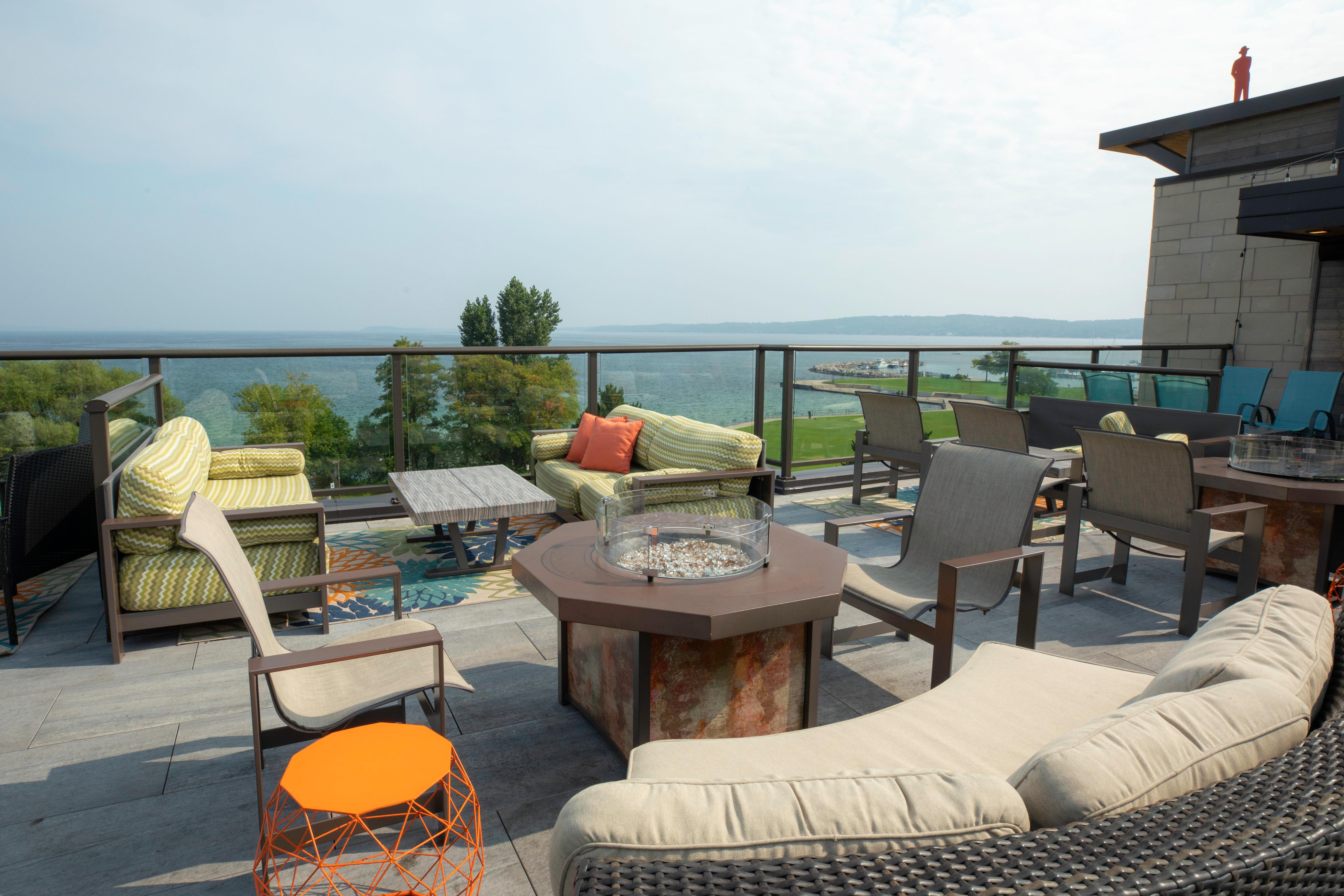 Hotel Indigo Traverse City By Ihg Kültér fotó